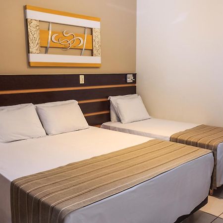 Hotel Ferraz Pouso Alegre Buitenkant foto