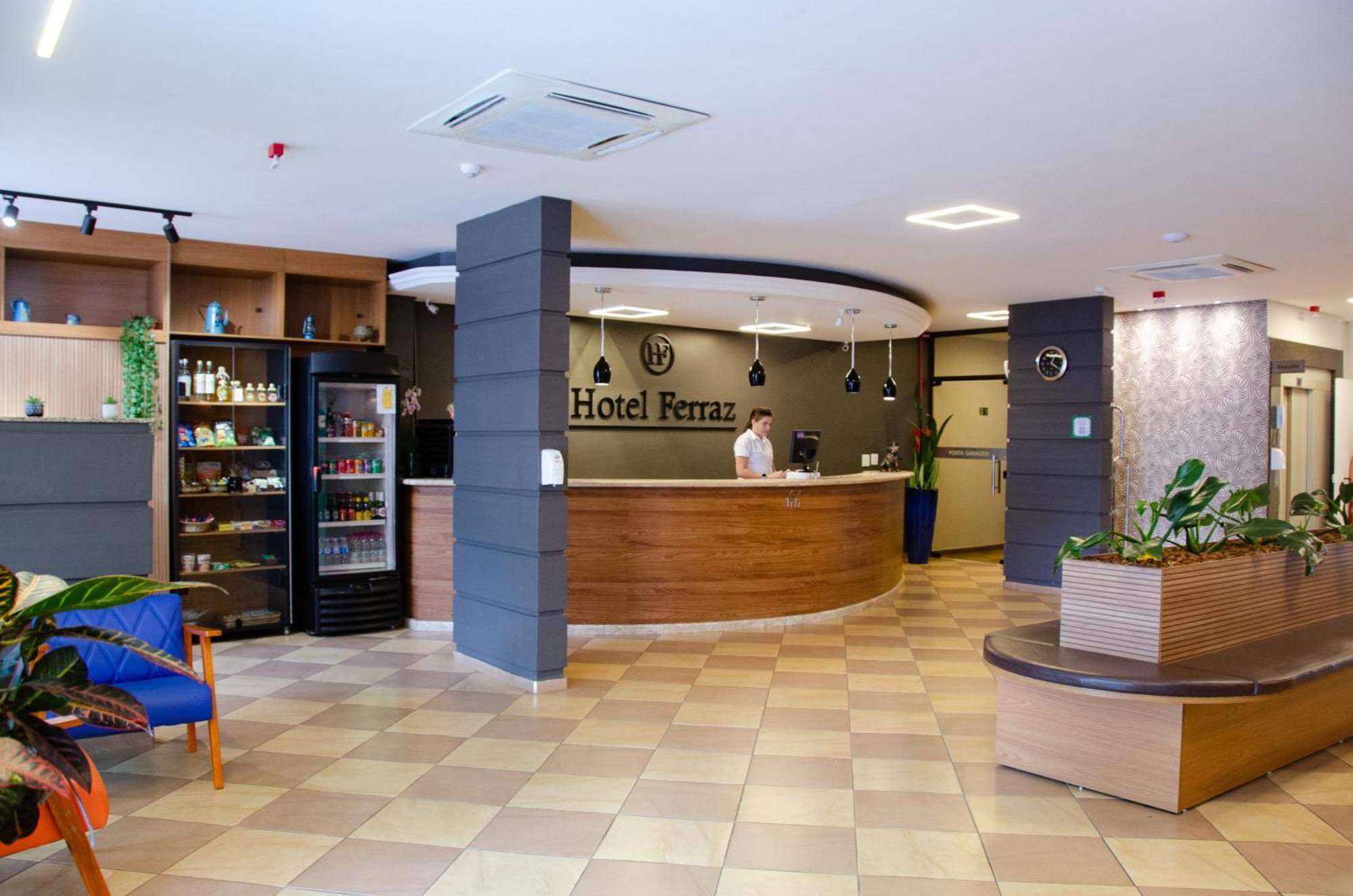 Hotel Ferraz Pouso Alegre Buitenkant foto