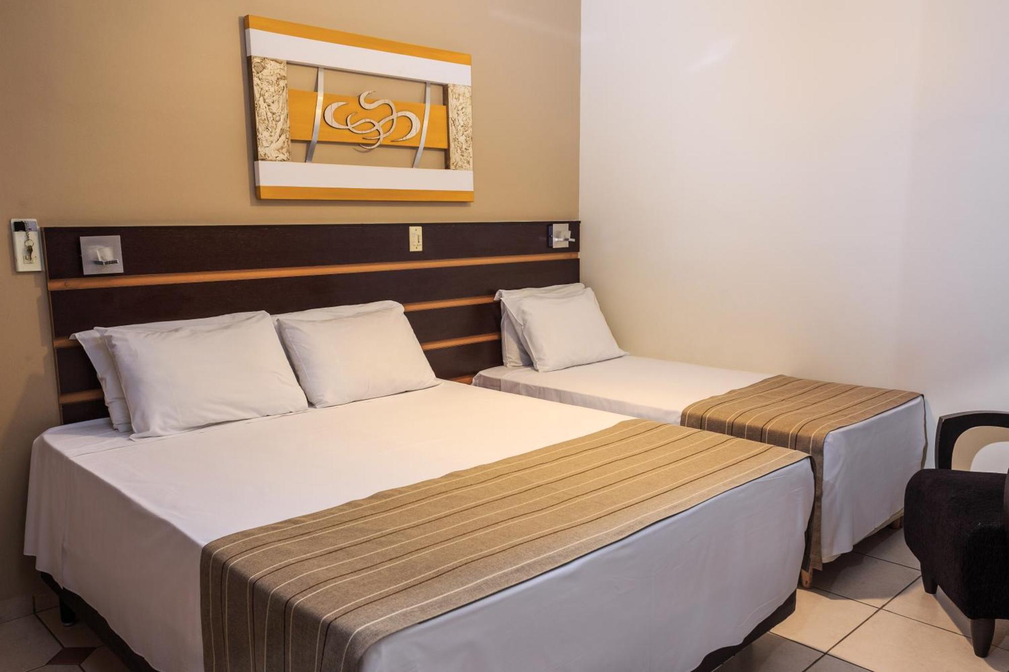 Hotel Ferraz Pouso Alegre Buitenkant foto