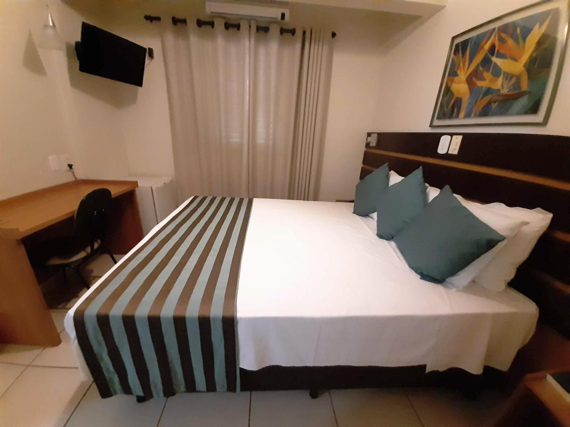 Hotel Ferraz Pouso Alegre Kamer foto