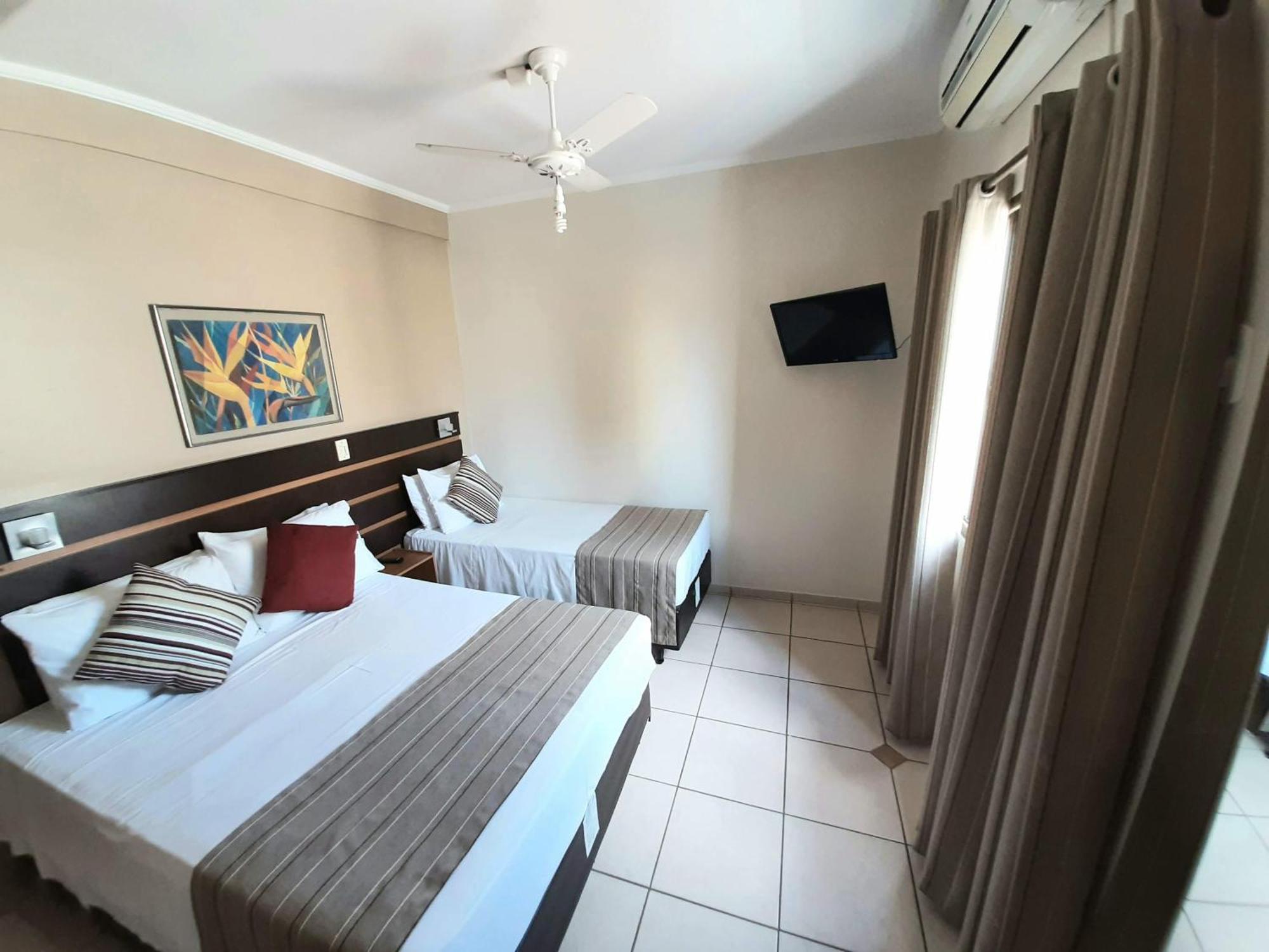 Hotel Ferraz Pouso Alegre Kamer foto