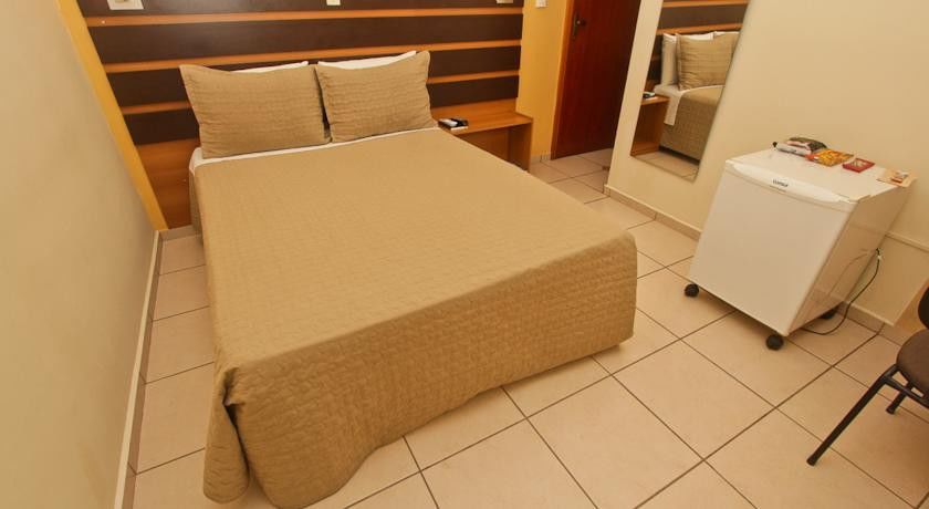 Hotel Ferraz Pouso Alegre Buitenkant foto