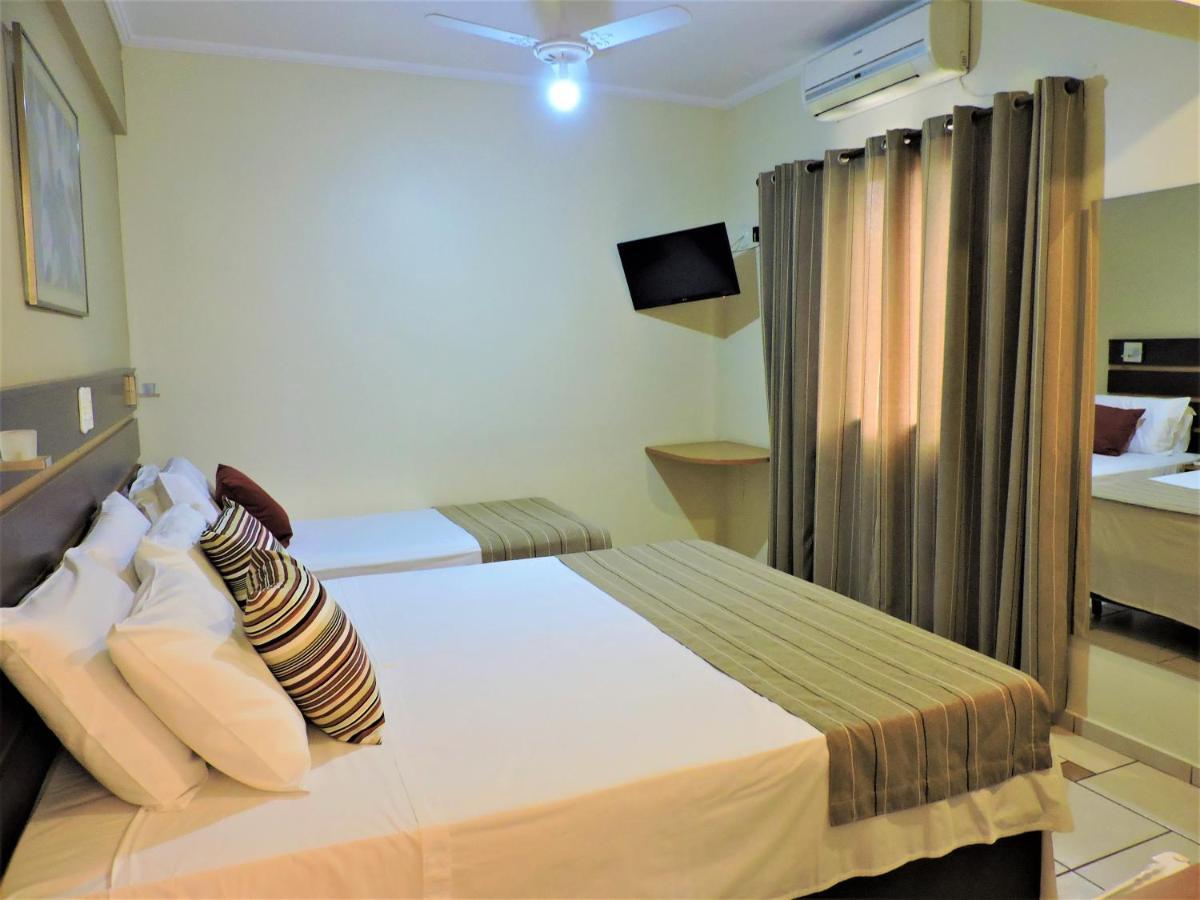 Hotel Ferraz Pouso Alegre Buitenkant foto