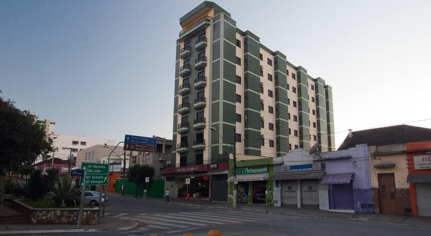 Hotel Ferraz Pouso Alegre Buitenkant foto