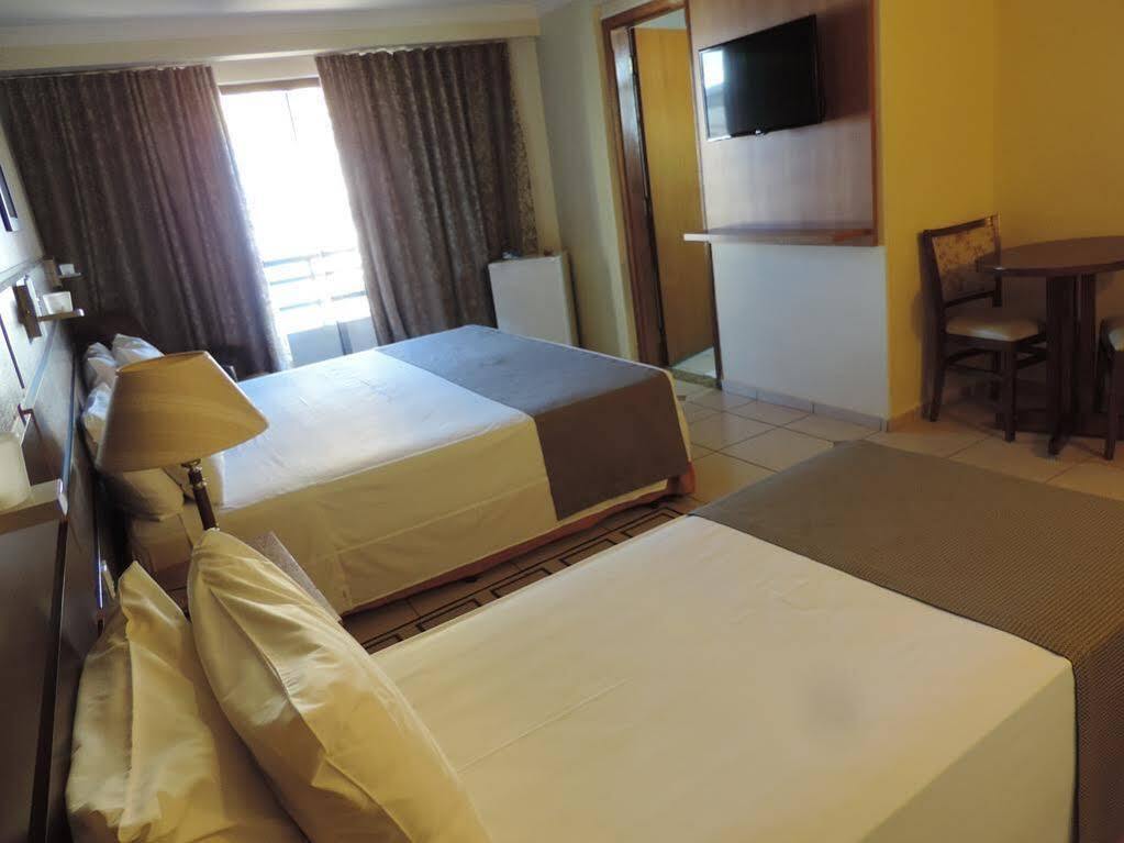Hotel Ferraz Pouso Alegre Buitenkant foto