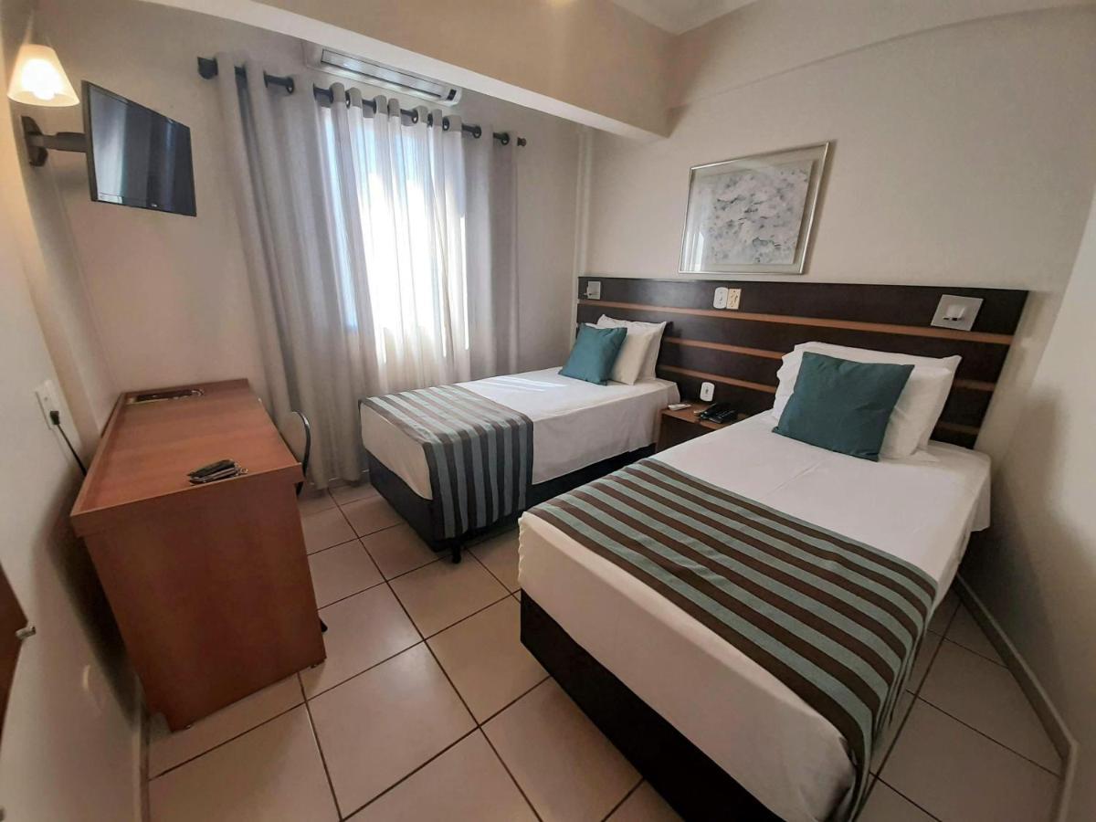 Hotel Ferraz Pouso Alegre Buitenkant foto
